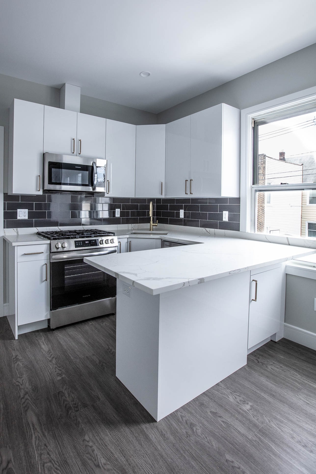 Contemporary White Kitchen Renovation — photo 4, Upper West Side